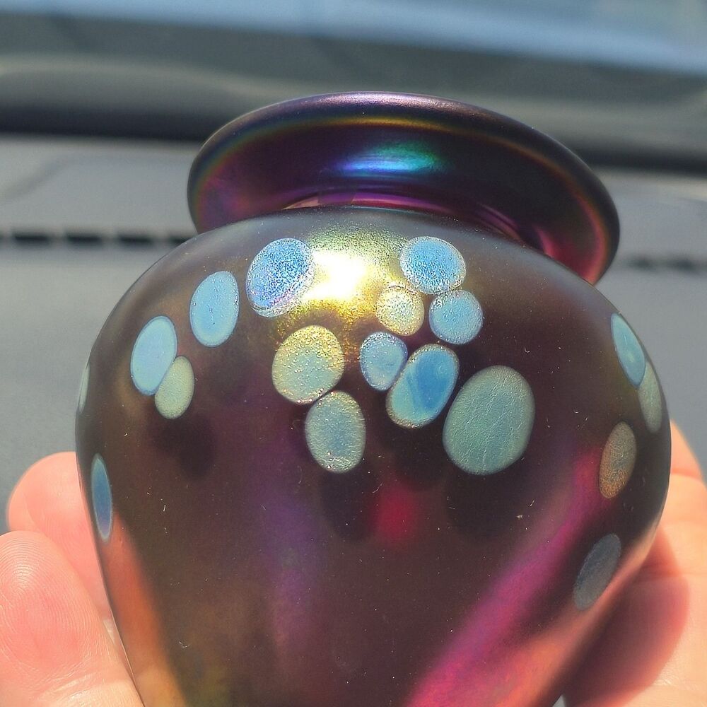 Stunning Iridescent Metallic Oil Spot Art Glass Vase Artist Signed Vintage 3" - Picture 8 of 16